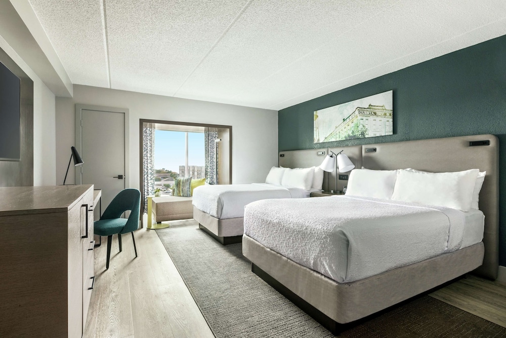 Hotel Alba, Tapestry Collection by Hilton — Hotel rooms in Tampa, Florida