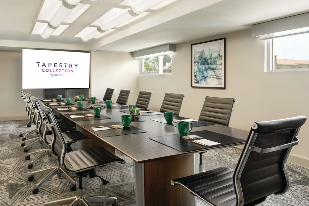 Hotel Alba, Tapestry Collection by Hilton — Hotel building in Tampa, Florida