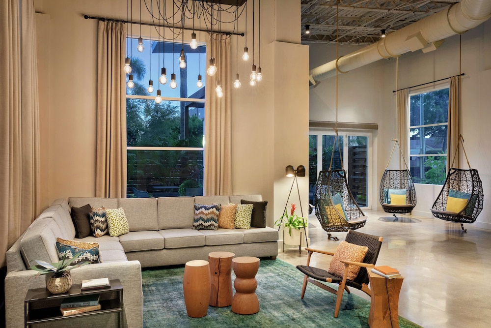 Hotel Alba, Tapestry Collection by Hilton — Hotel rooms in Tampa, Florida