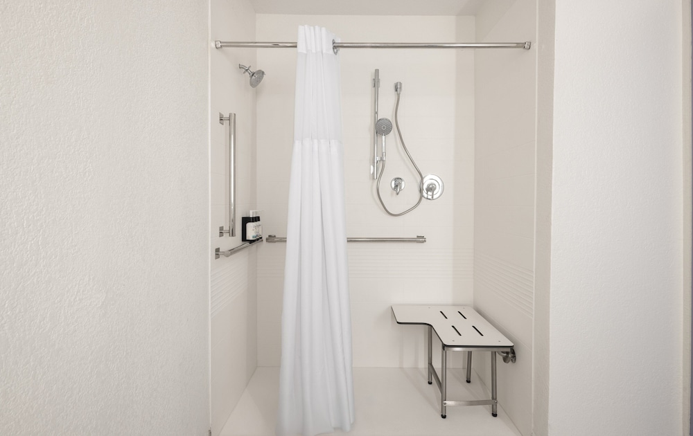 Garner Hotel North Bergen - NYC Gateway by IHG — Hotel rooms in North Bergen, New York State