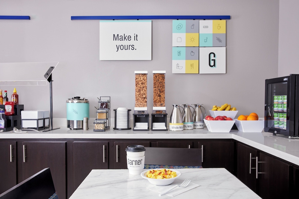 Garner Hotel North Bergen - NYC Gateway by IHG — Restaurant & bars in North Bergen, New York State