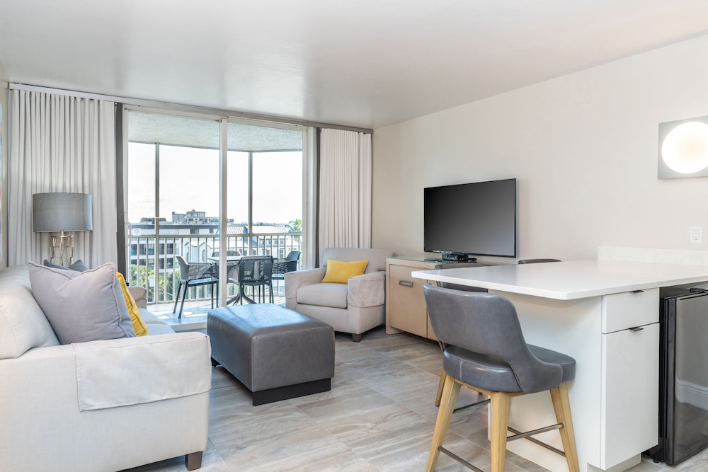 DiamondHead Beach Resort — Hotel rooms in Fort Myers Beach, Florida