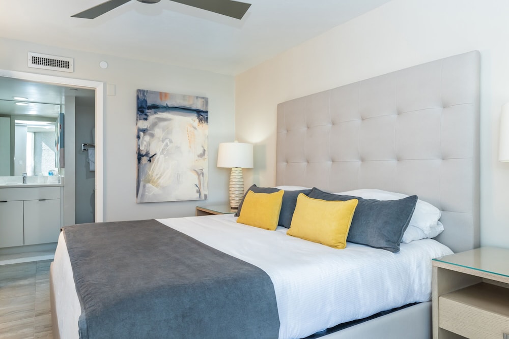 DiamondHead Beach Resort — Hotel rooms in Fort Myers Beach, Florida