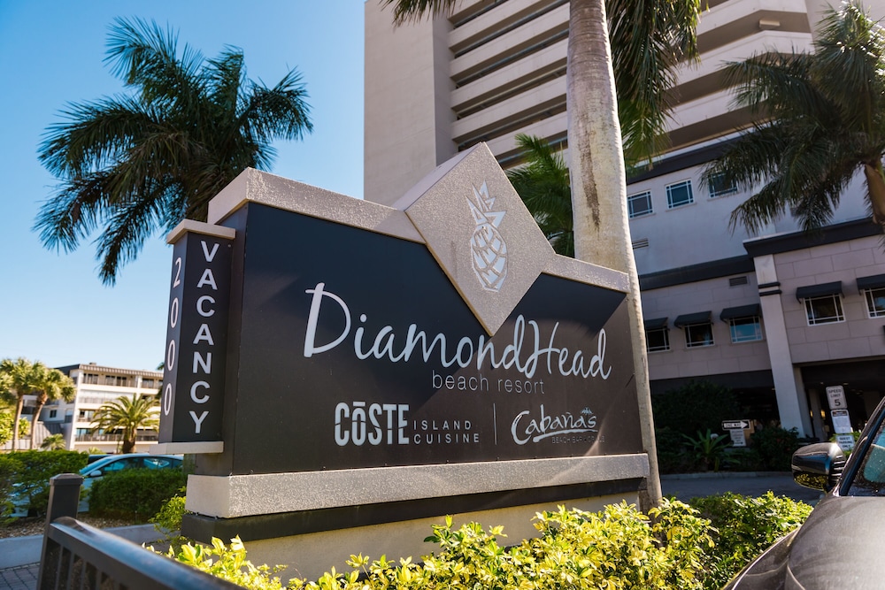 DiamondHead Beach Resort — Hotel building in Fort Myers Beach, Florida