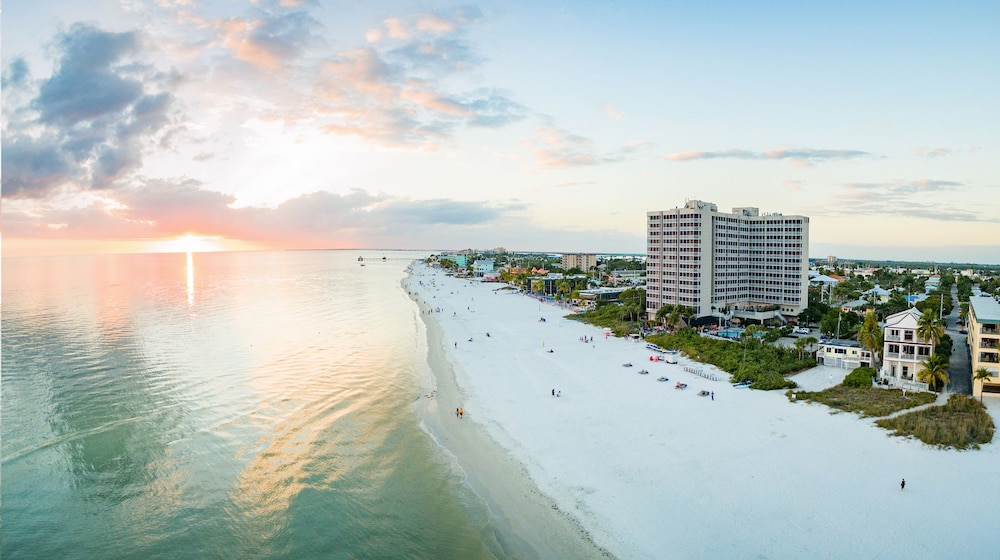 DiamondHead Beach Resort — Beach in Fort Myers Beach, Florida