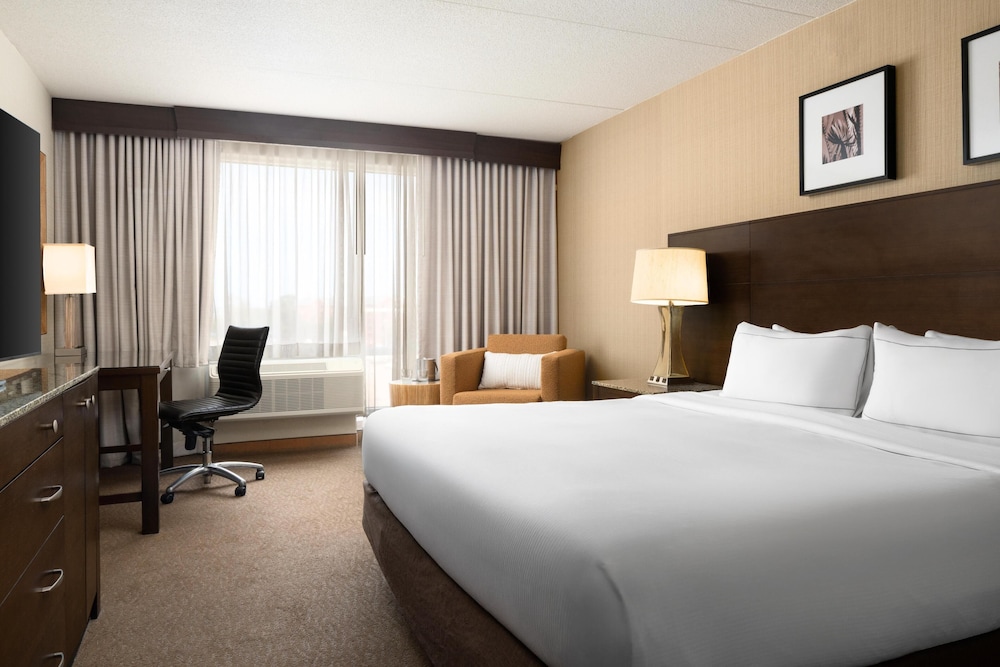 DoubleTree by Hilton Hotel Boston Bayside — Hotel rooms in Boston, Massachusetts