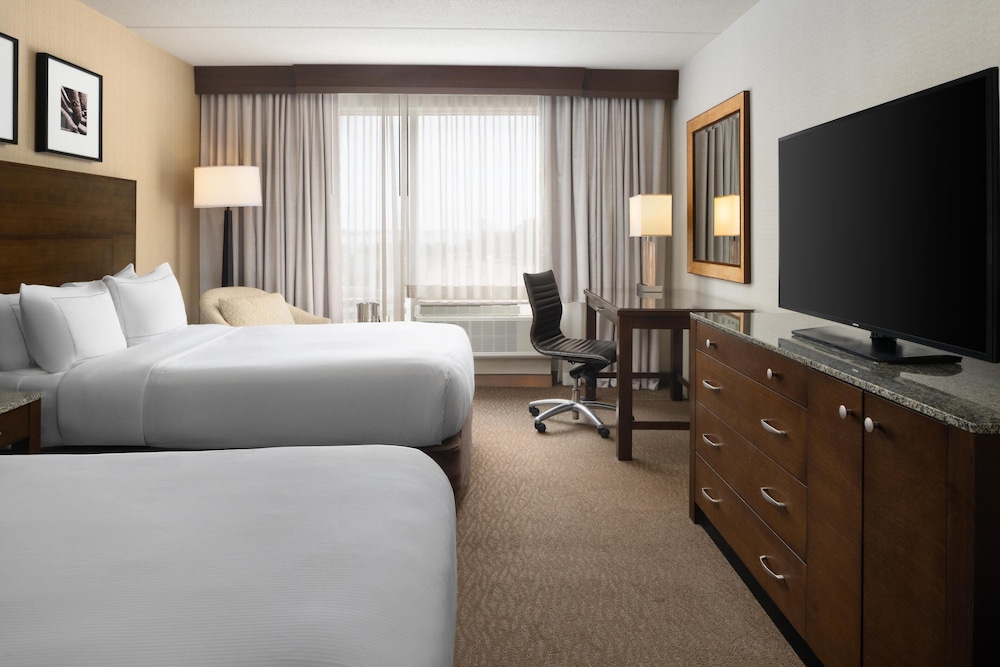 DoubleTree by Hilton Hotel Boston Bayside — Hotel rooms in Boston, Massachusetts