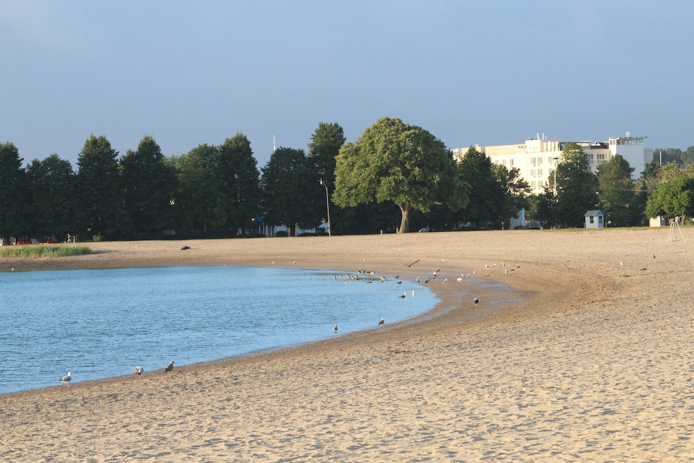 DoubleTree by Hilton Hotel Boston Bayside — Beach in Boston, Massachusetts