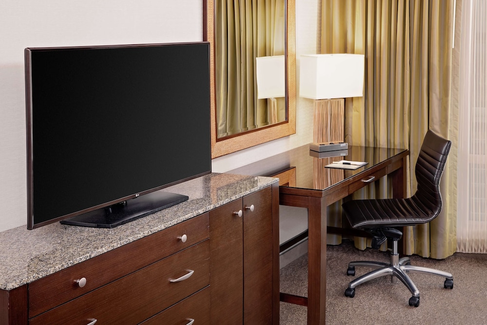 DoubleTree by Hilton Hotel Boston Bayside — Hotel rooms in Boston, Massachusetts
