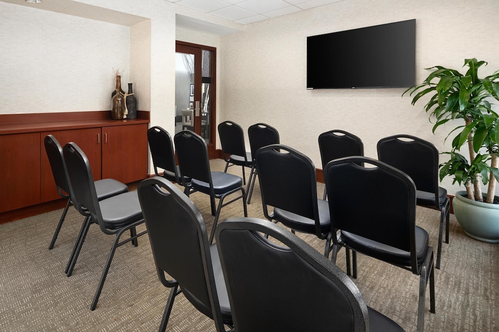 DoubleTree by Hilton Hotel Boston Bayside — Hotel building in Boston, Massachusetts