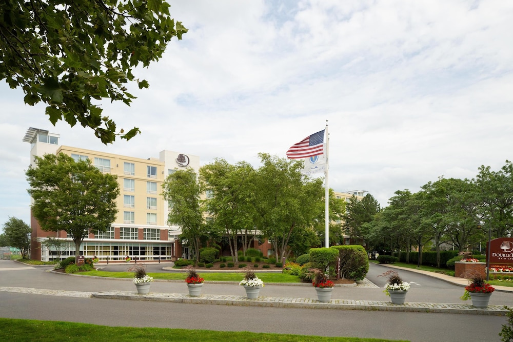 DoubleTree by Hilton Hotel Boston Bayside — Hotel building in Boston, Massachusetts