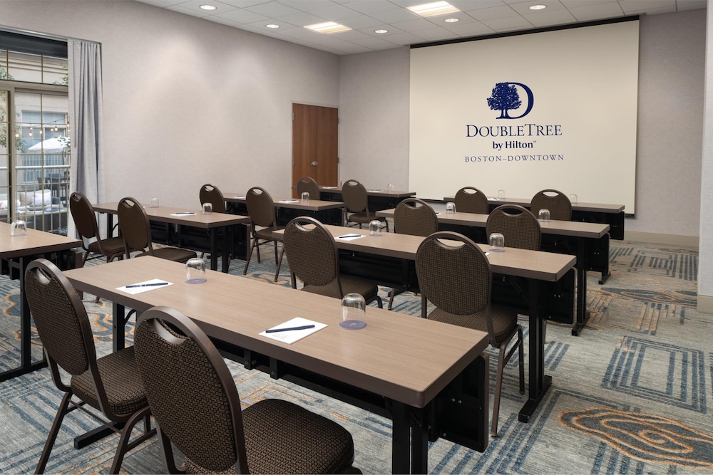 DoubleTree by Hilton Boston - Downtown — Hotel building in Boston, Massachusetts