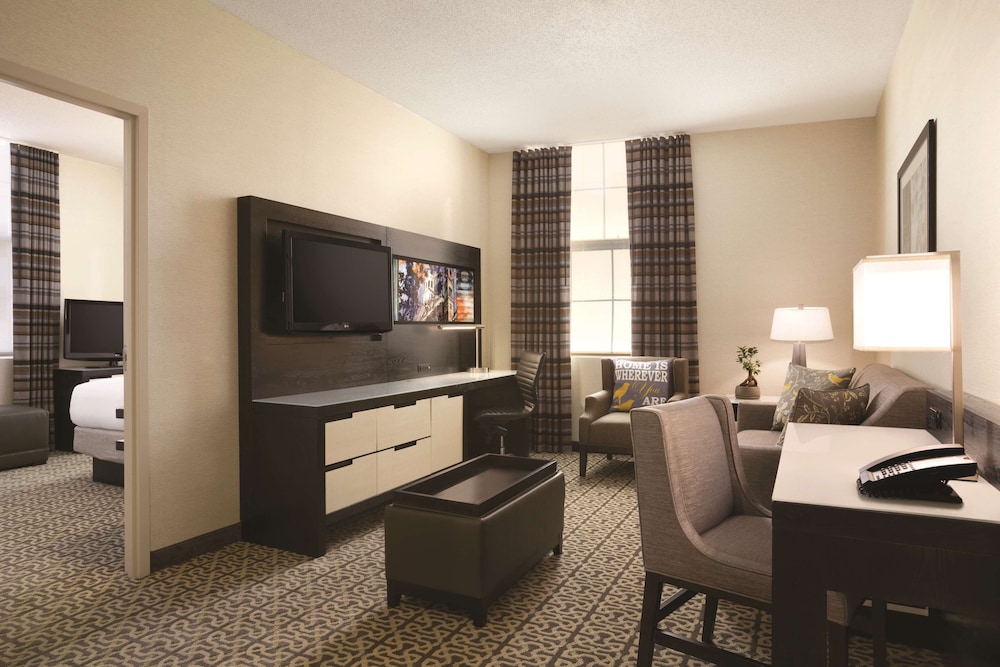 DoubleTree by Hilton Boston - Downtown — Hotel rooms in Boston, Massachusetts
