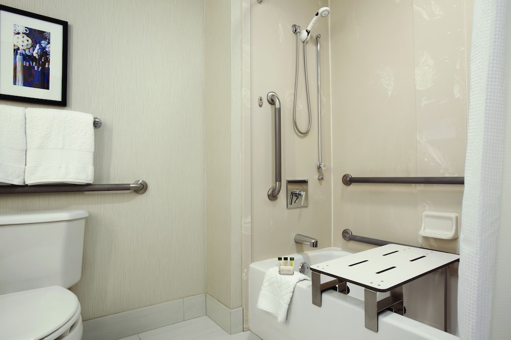 DoubleTree by Hilton Boston - Downtown — Hotel rooms in Boston, Massachusetts