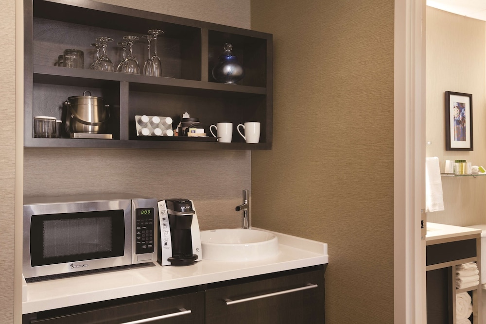 DoubleTree by Hilton Boston - Downtown — Hotel rooms in Boston, Massachusetts