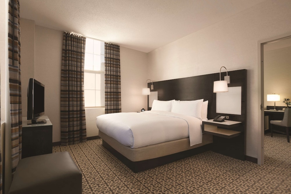 DoubleTree by Hilton Boston - Downtown — Hotel rooms in Boston, Massachusetts