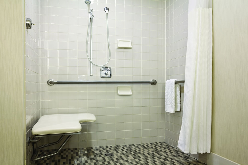 DoubleTree by Hilton Boston - Downtown — Hotel rooms in Boston, Massachusetts