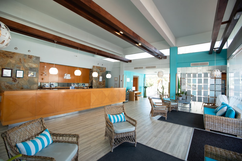 Apartamentos Fuentepark — Hotel building in Corralejo, Canary Islands