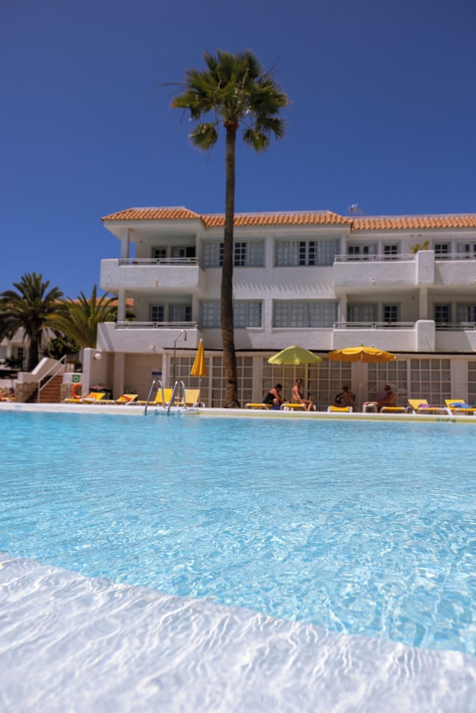 Apartamentos Fuentepark — Swimming pool in Corralejo, Canary Islands