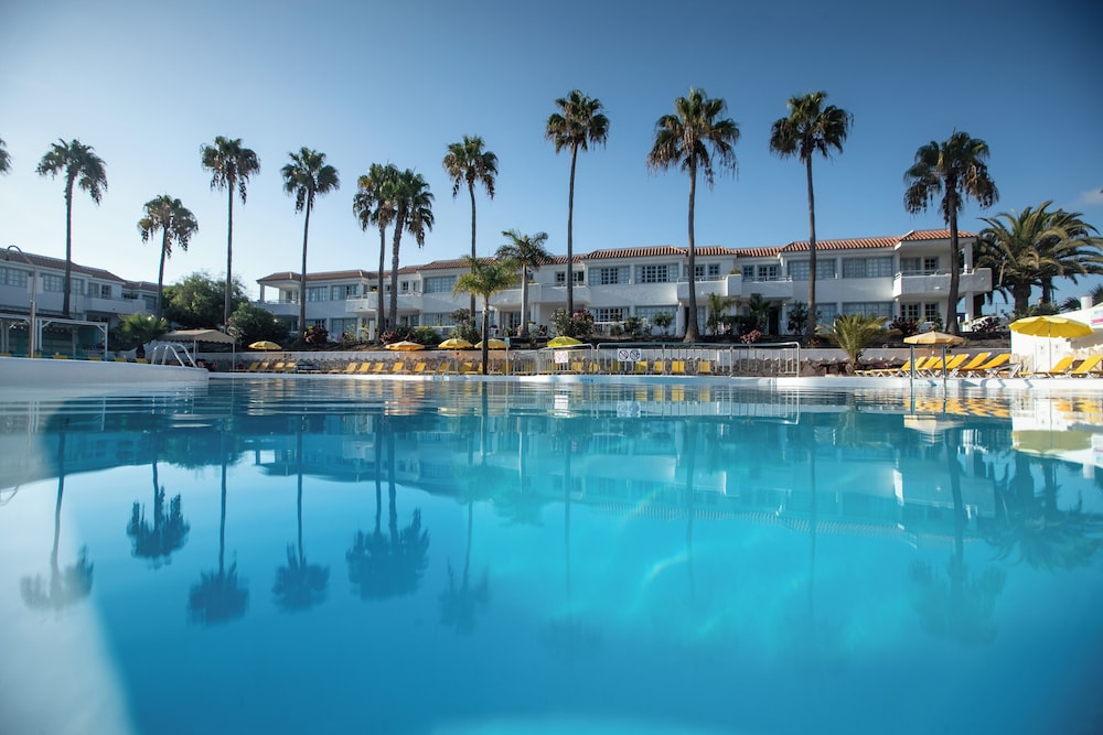 Apartamentos Fuentepark — Main photo in Corralejo, Canary Islands