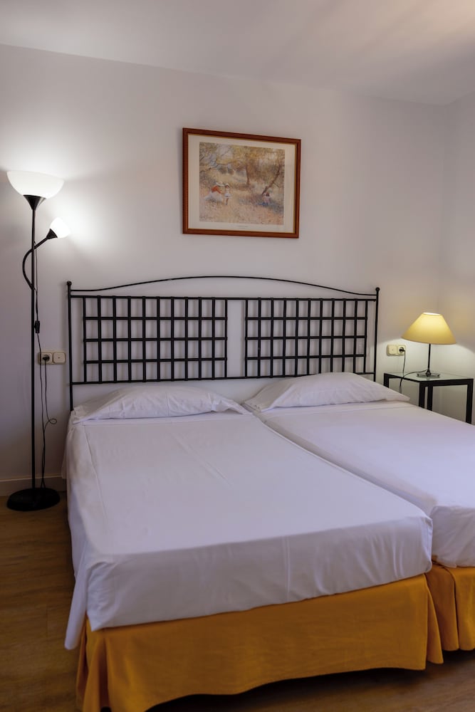 Apartamentos Fuentepark — Hotel rooms in Corralejo, Canary Islands