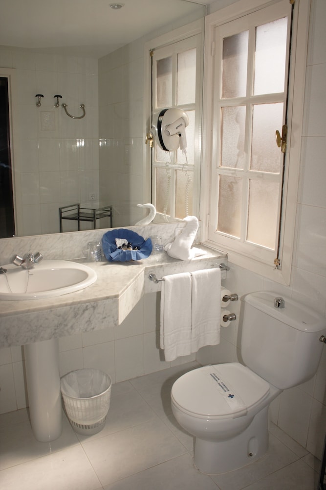 Apartamentos Fuentepark — Hotel rooms in Corralejo, Canary Islands