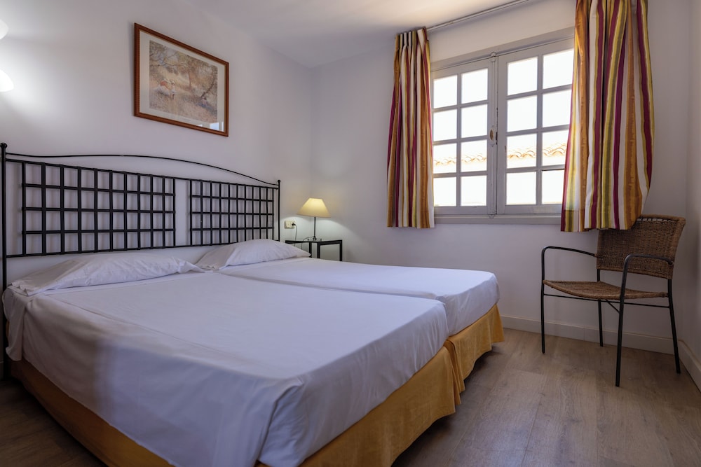 Apartamentos Fuentepark — Hotel rooms in Corralejo, Canary Islands