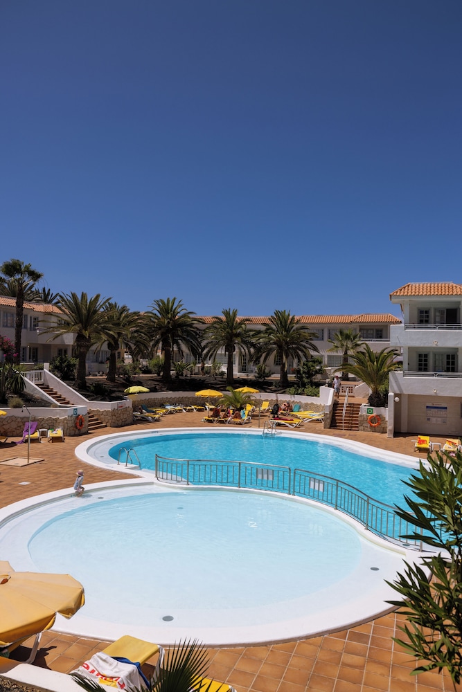 Apartamentos Fuentepark — Swimming pool in Corralejo, Canary Islands