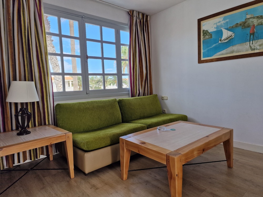 Apartamentos Fuentepark — Hotel rooms in Corralejo, Canary Islands