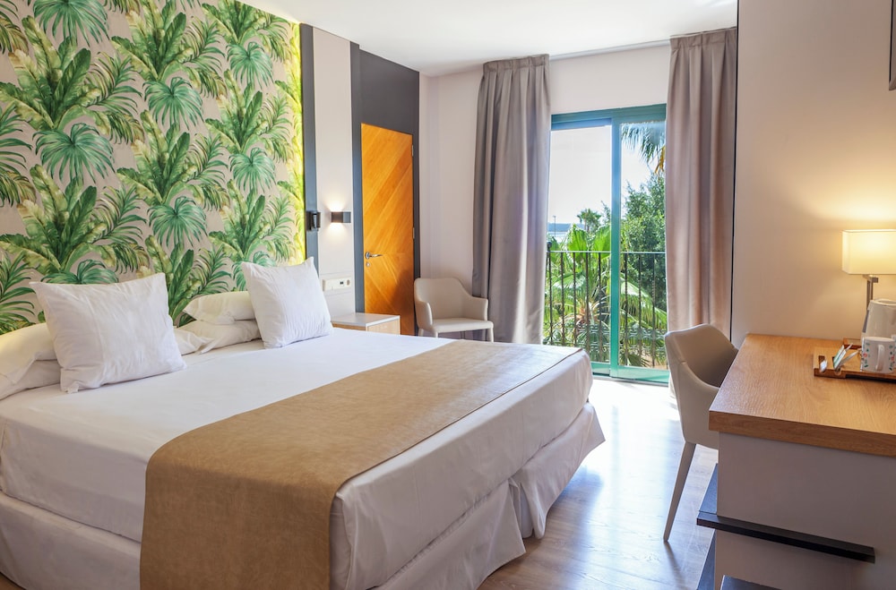 Hotel La Laguna Spa And Golf — Hotel rooms in Rojales, Valencian Community