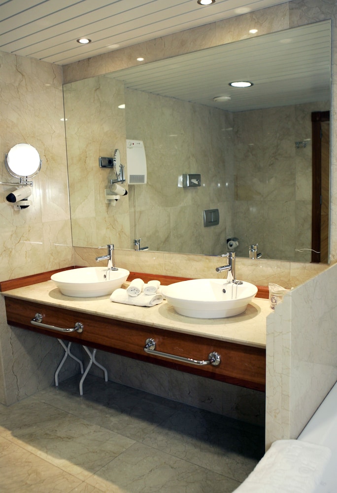Hotel La Laguna Spa And Golf — Hotel rooms in Rojales, Valencian Community