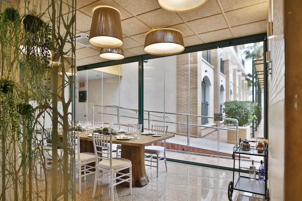 Hotel La Laguna Spa And Golf — Restaurant & bars in Rojales, Valencian Community