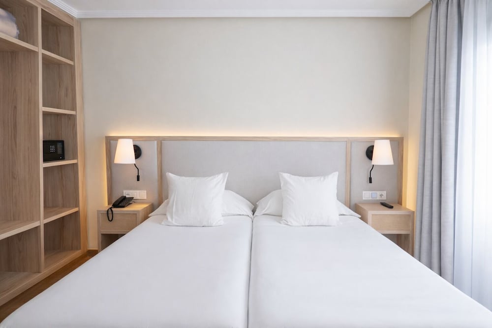 Hotel La Laguna Spa And Golf — Hotel rooms in Rojales, Valencian Community