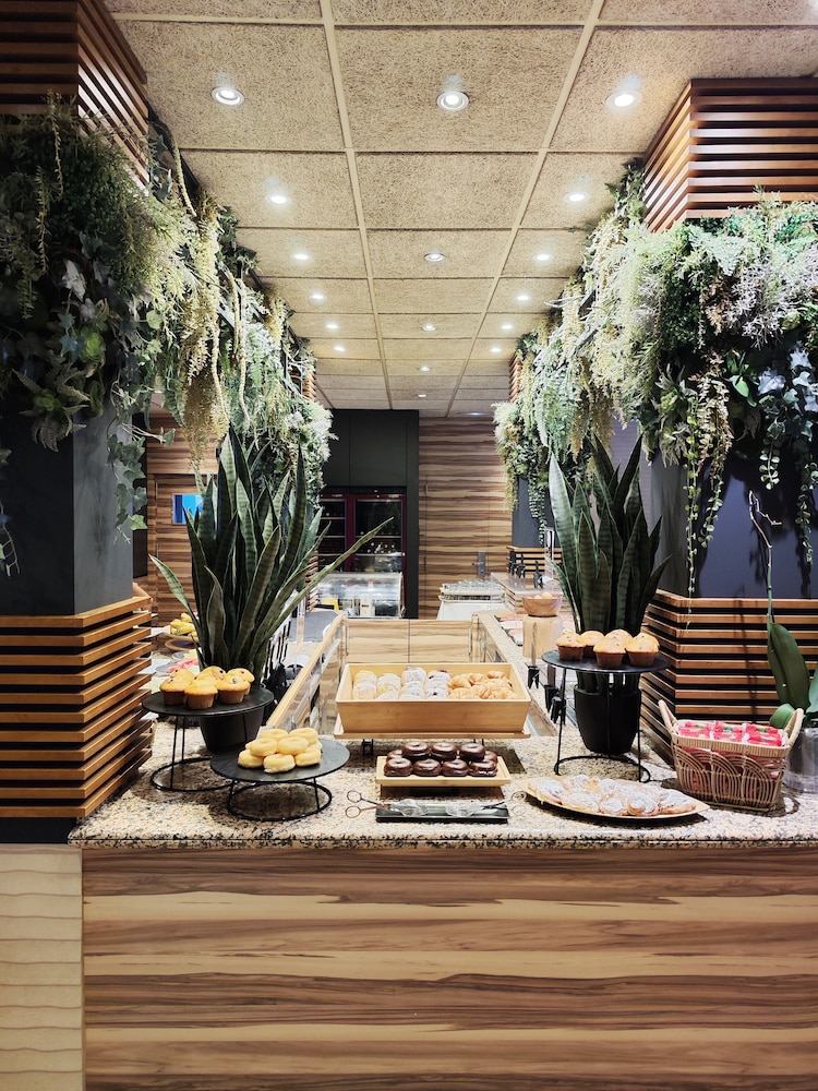 Hotel La Laguna Spa And Golf — Restaurant & bars in Rojales, Valencian Community
