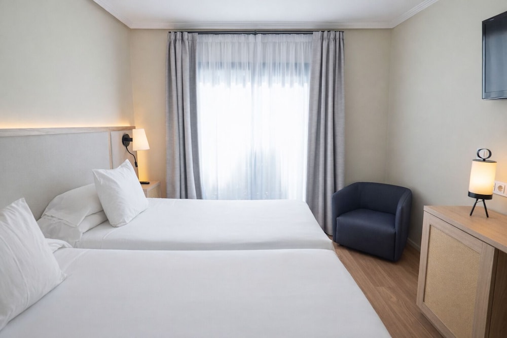 Hotel La Laguna Spa And Golf — Hotel rooms in Rojales, Valencian Community