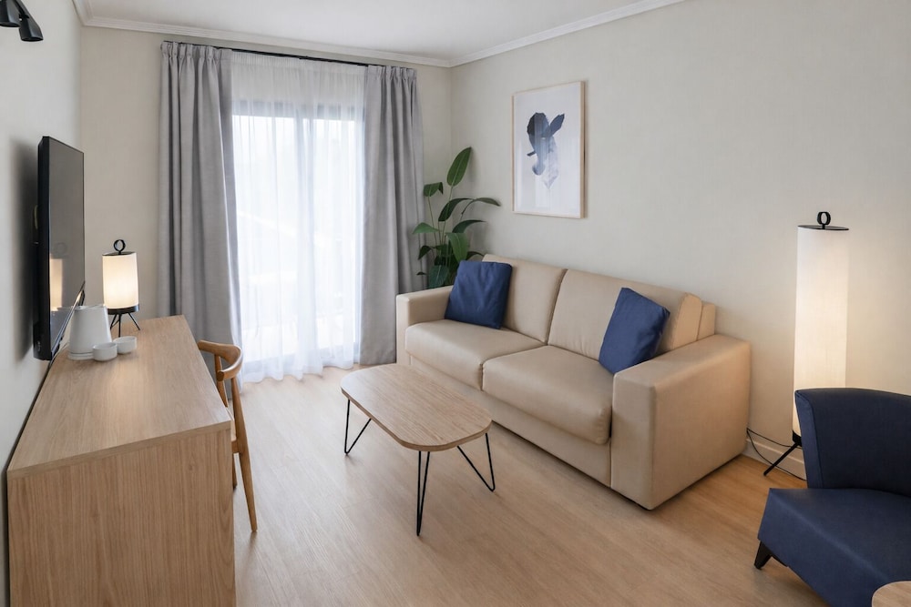 Hotel La Laguna Spa And Golf — Hotel rooms in Rojales, Valencian Community
