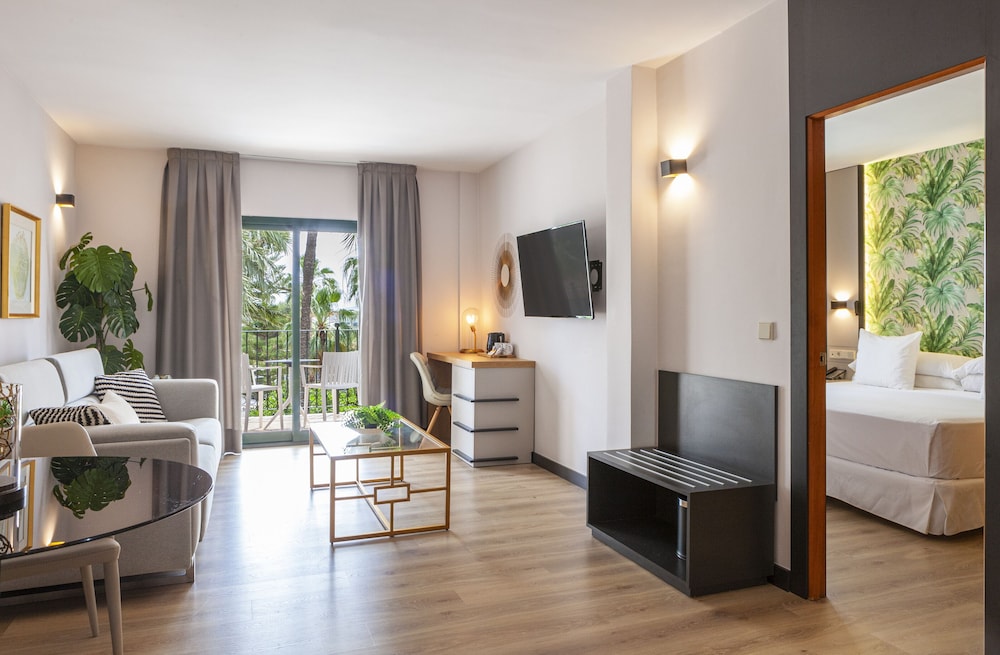 Hotel La Laguna Spa And Golf — Hotel rooms in Rojales, Valencian Community