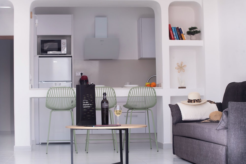 Apartamentos La Laguneta — Hotel rooms in Puerto del Carmen, Canary Islands