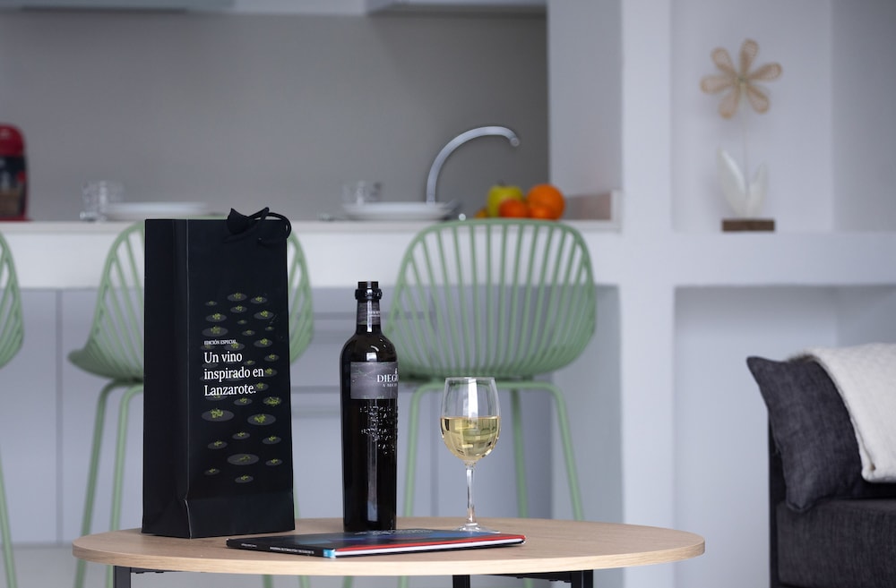 Apartamentos La Laguneta — Hotel rooms in Puerto del Carmen, Canary Islands