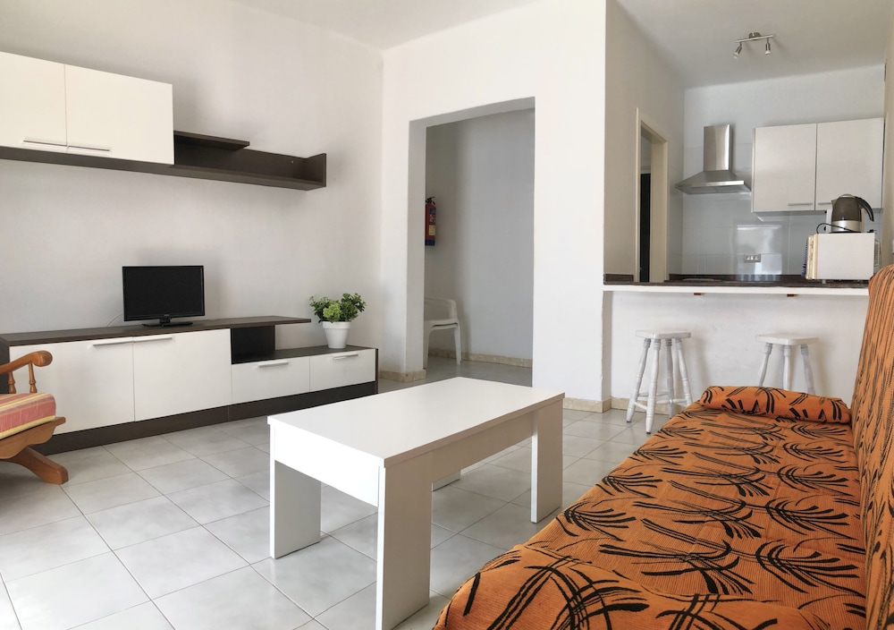 Apartamentos La Laguneta — Hotel rooms in Puerto del Carmen, Canary Islands