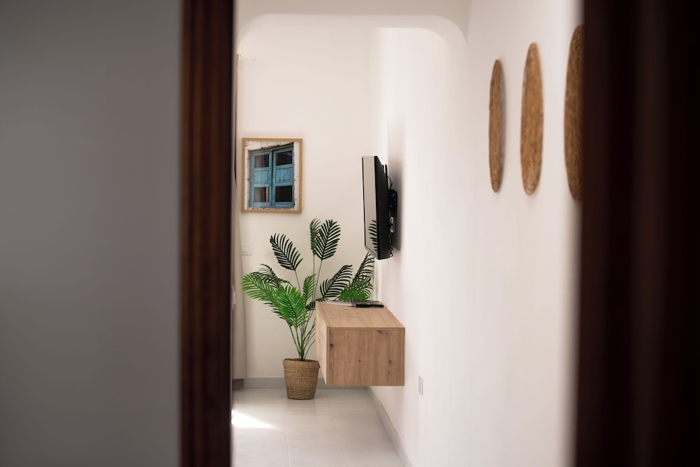 Apartamentos La Laguneta — Hotel rooms in Puerto del Carmen, Canary Islands