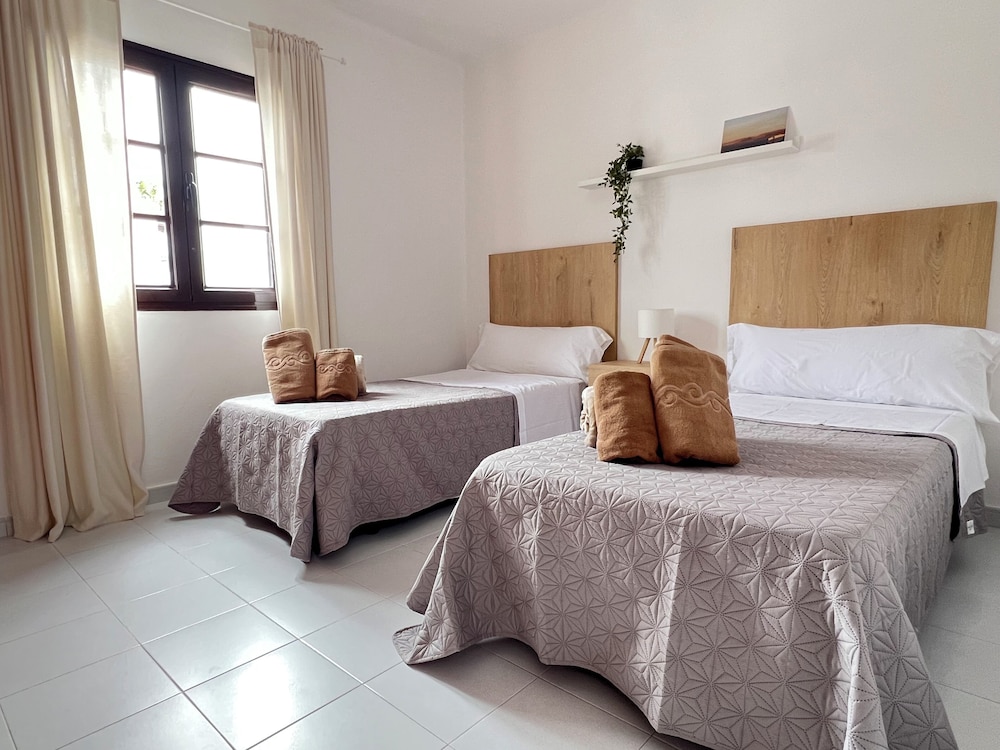 Apartamentos La Laguneta — Hotel rooms in Puerto del Carmen, Canary Islands