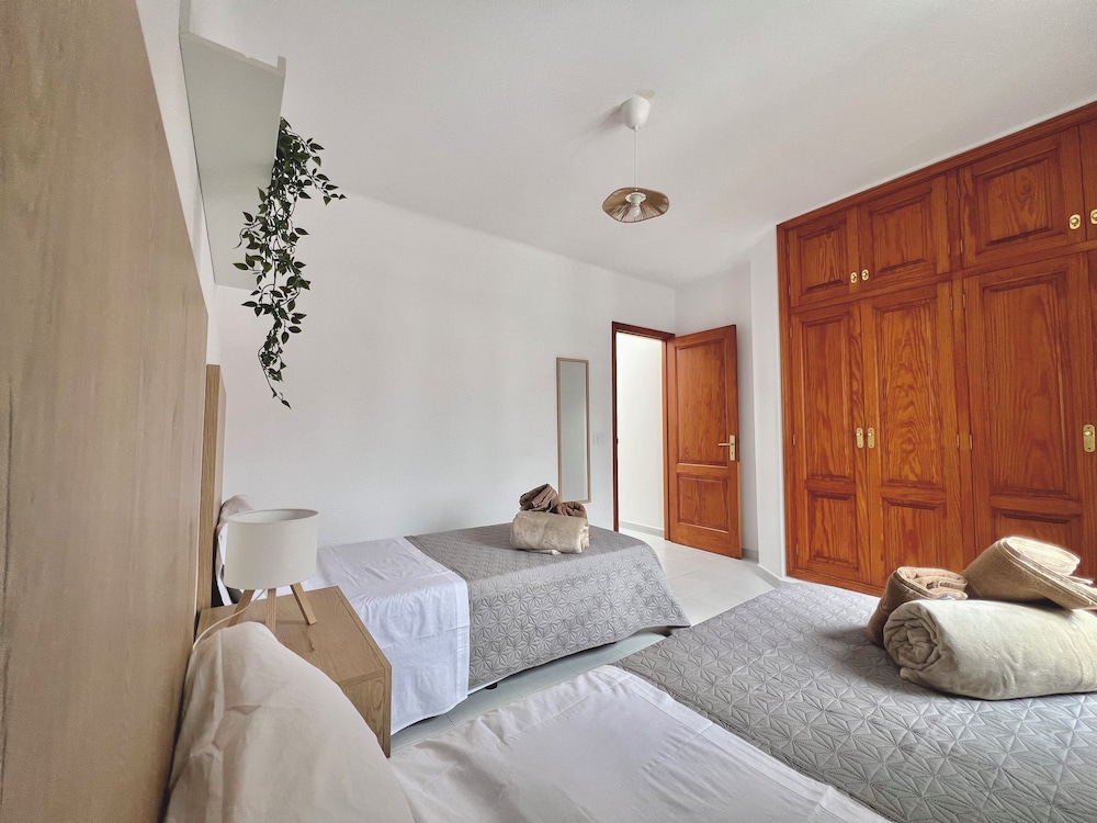 Apartamentos La Laguneta — Hotel rooms in Puerto del Carmen, Canary Islands