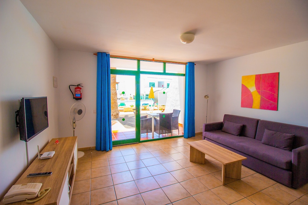 Apartments La Peñita Lanzarote — Hotel rooms in Puerto del Carmen, Canary Islands
