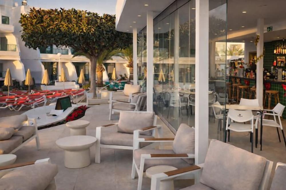 Apartments La Peñita Lanzarote — Restaurant & bars in Puerto del Carmen, Canary Islands