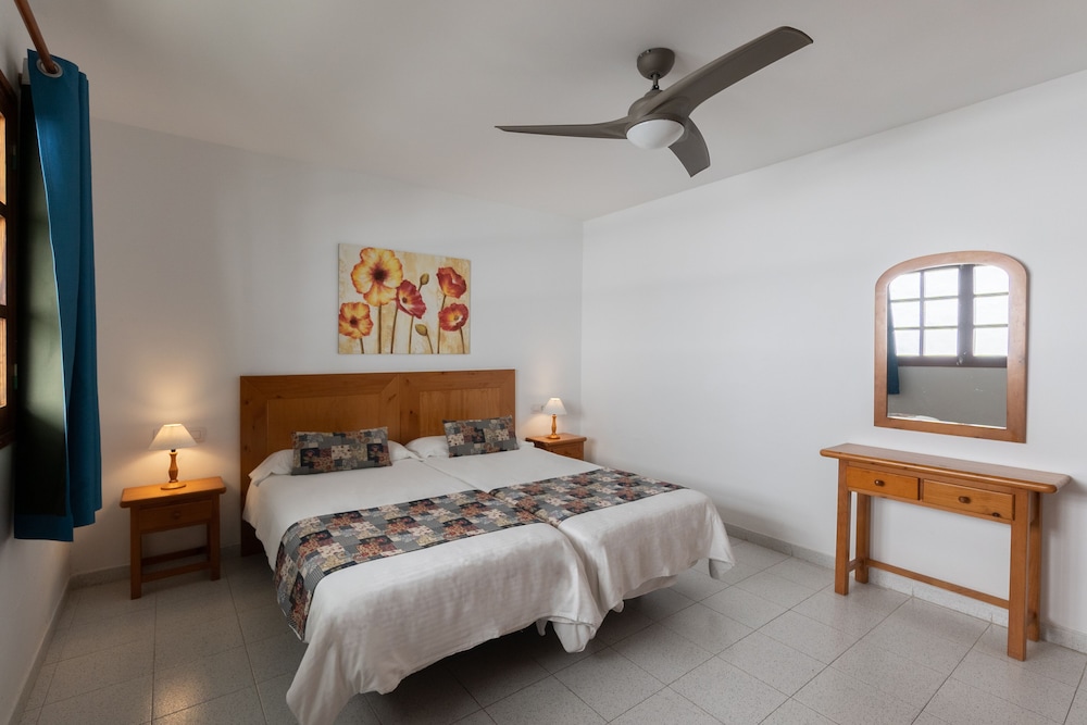 Apartments La Peñita Lanzarote — Hotel rooms in Puerto del Carmen, Canary Islands