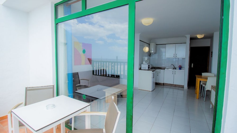 Apartments La Peñita Lanzarote — Hotel rooms in Puerto del Carmen, Canary Islands
