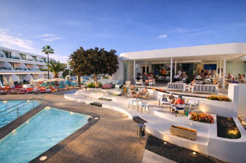 Apartments La Peñita Lanzarote — Restaurant & bars in Puerto del Carmen, Canary Islands