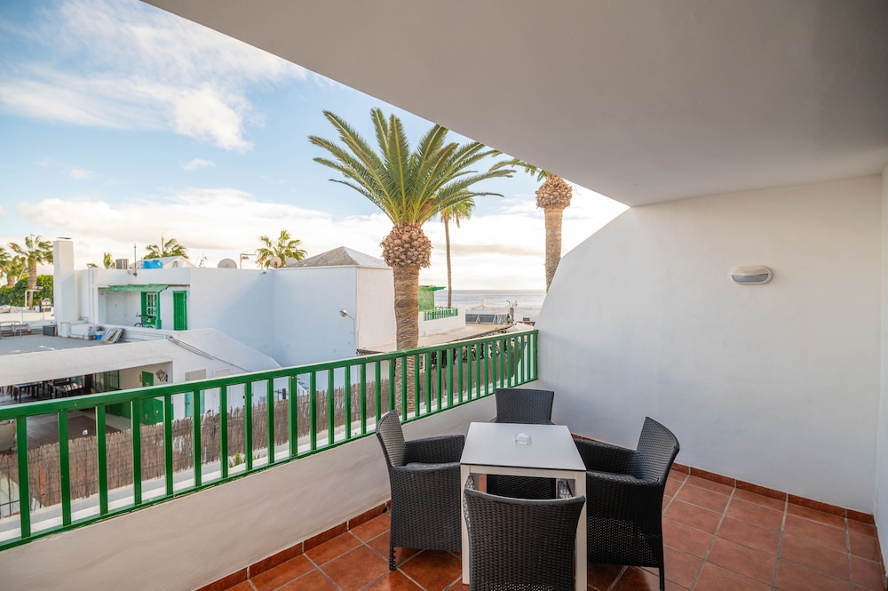 Apartments La Peñita Lanzarote — Hotel rooms in Puerto del Carmen, Canary Islands
