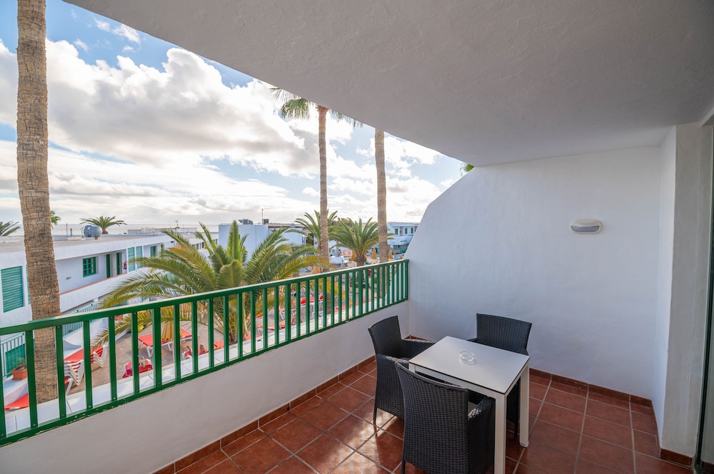 Apartments La Peñita Lanzarote — Hotel rooms in Puerto del Carmen, Canary Islands